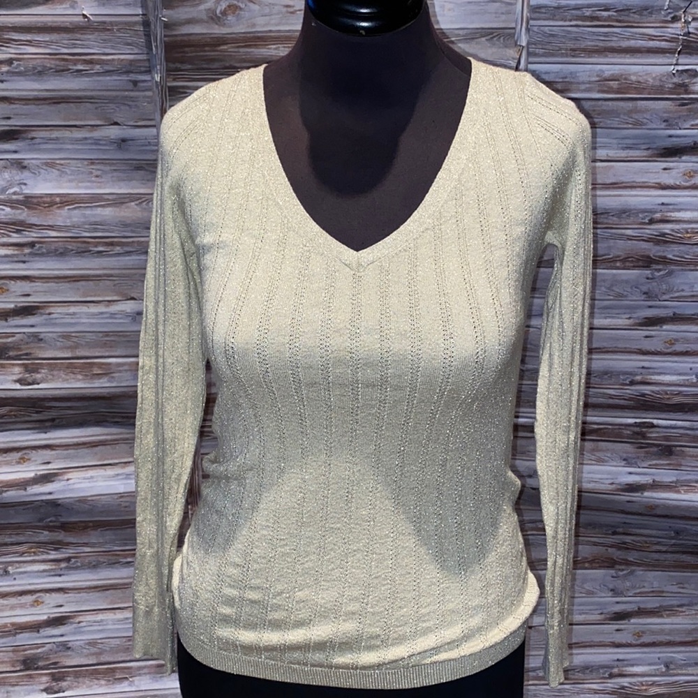 White House Black Market Sweater- J3-21